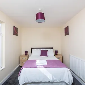  Holiday home Sandfields House